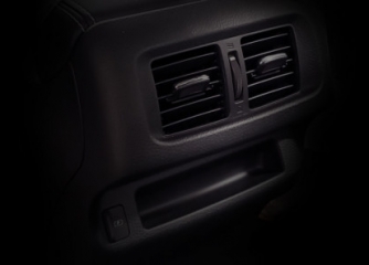 NAVARA PRO4X -  Cửa gió điều hòa hàng ghế sau giúp điều chỉnh nhiệt độ linh hoạt