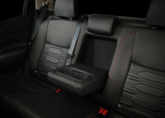 NAVARA PRO4X -  Bệ tỳ tay hàng ghế sau tích hợp giá để cốc