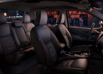 NAVARA PRO4X -  Khả năng cách âm ấn tượng với việc sử dụng vật liệu cách âm 3 lớp